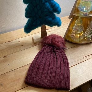 Steve Madden burgundy knit beanie Pom Pom winter hat